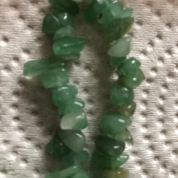 Green Aventurine? chip stone necklace and bracelet set handmade - Picture 4 of 6